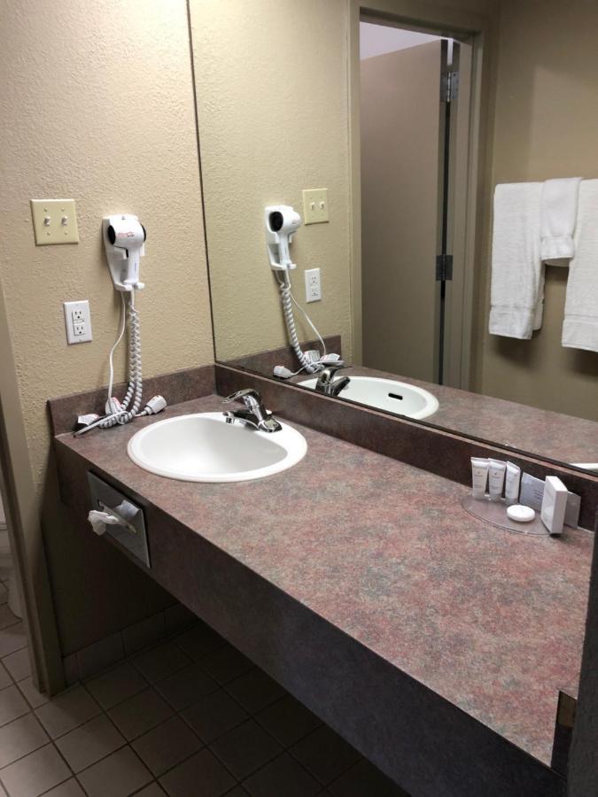 Canad Inns Destination Centre Windsor Park Winnipeg Extérieur photo