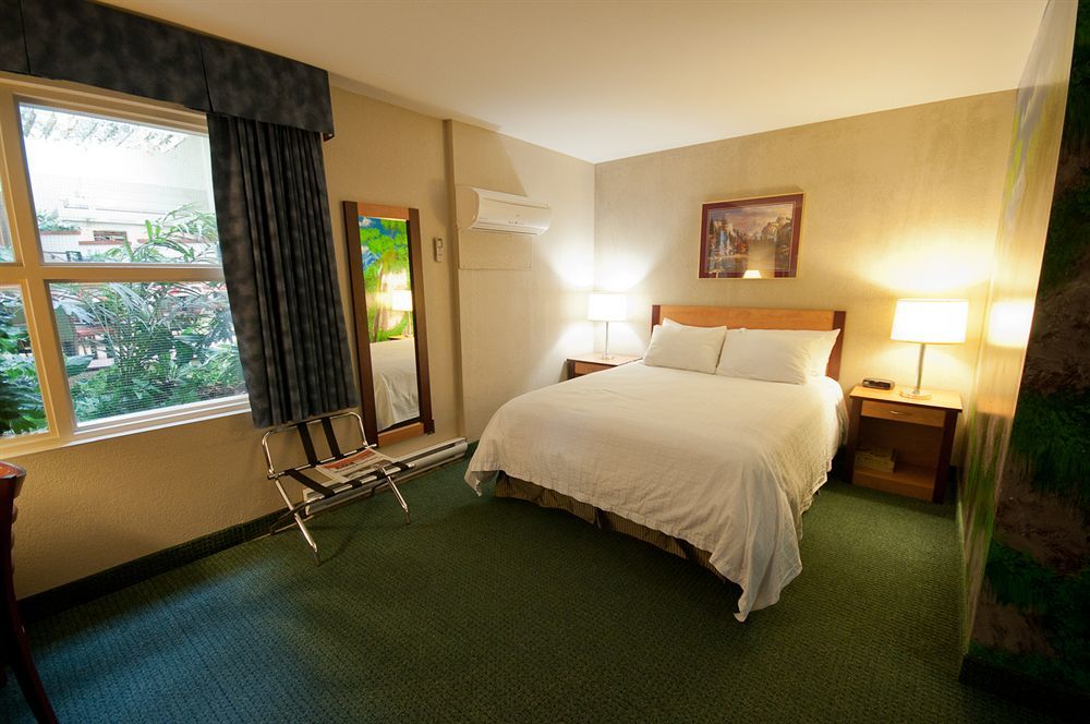 Canad Inns Destination Centre Windsor Park Winnipeg Extérieur photo