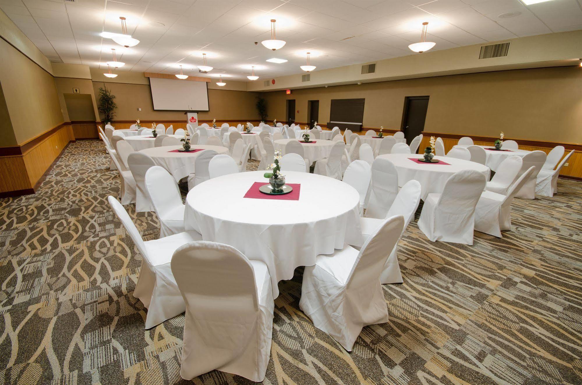 Canad Inns Destination Centre Windsor Park Winnipeg Extérieur photo