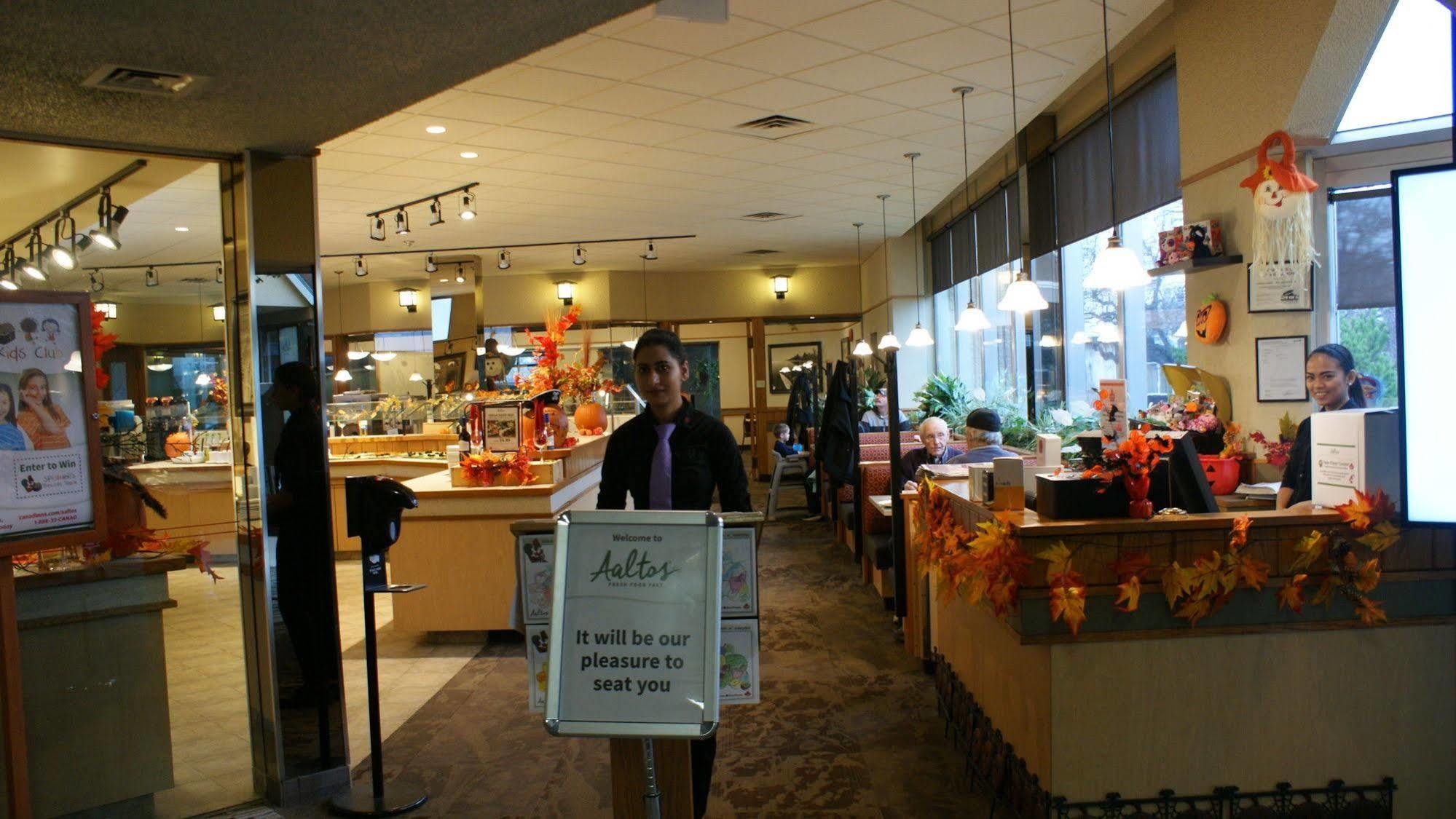 Canad Inns Destination Centre Windsor Park Winnipeg Extérieur photo